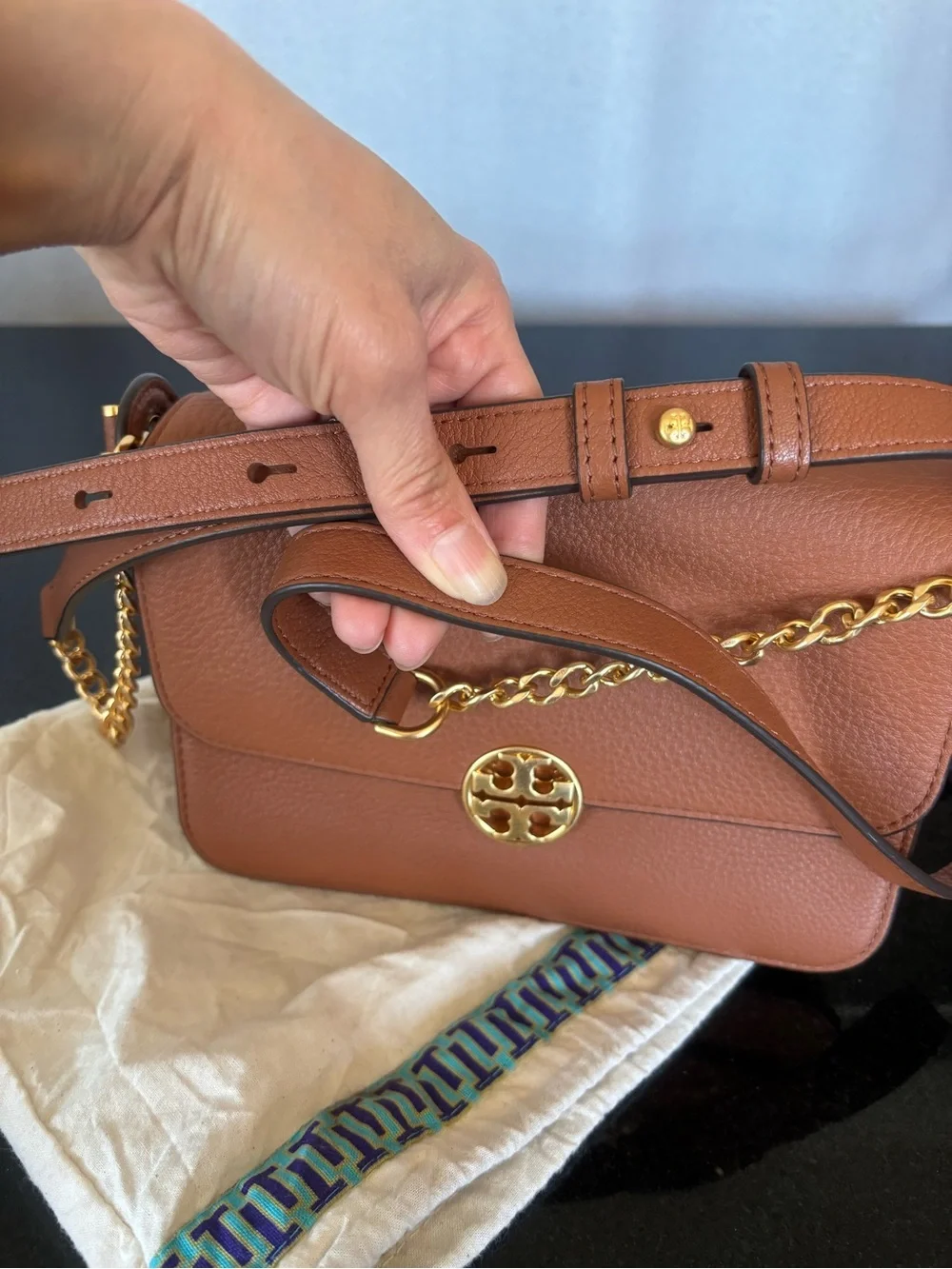 Authentic Tory Burch Carson Brown Leather Crossbody Bag with gold Chain